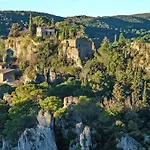 Pillement 3-t2 Avec Garage Privé Optionnel-centre Historique Et Plages à 21km !