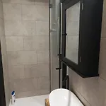 Pillement 3-t2 Avec Garage Privé Optionnel-centre Historique Et Plages à 21km ! Apartamento *