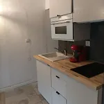 Apartamento Pillement 3-t2 Avec Garage Privé Optionnel-centre Historique Et Plages à 21km ! Pézenas