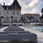 Pillement 3-t2 Avec Garage Privé Optionnel-centre Historique Et Plages à 21km ! Apartamento *