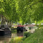 Pillement 3-t2 Avec Garage Privé Optionnel-centre Historique Et Plages à 21km ! *