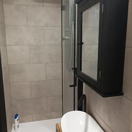 Pillement 3-t2 Avec Garage Privé Optionnel-centre Historique Et Plages à 21km ! Apartamento *
