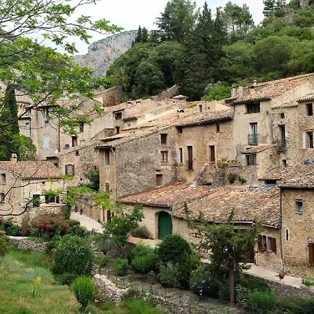 Pillement 3-t2 Avec Garage Privé Optionnel-centre Historique Et Plages à 21km ! Apartamento *