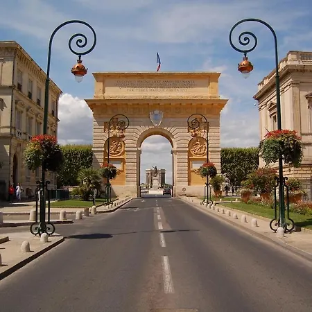 Apartamento Pillement 3-t2 Avec Garage Privé Optionnel-centre Historique Et Plages à 21km ! Pézenas