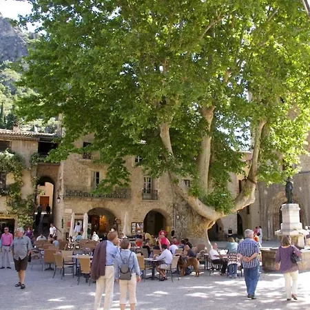 Apartamento Pillement 3-t2 Avec Garage Privé Optionnel-centre Historique Et Plages à 21km ! Pézenas