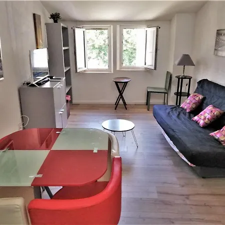 Pillement 3-t2 Avec Garage Privé Optionnel-centre Historique Et Plages à 21km !