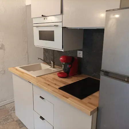 Pillement 3-t2 Avec Garage Privé Optionnel-centre Historique Et Plages à 21km ! * Pézenas