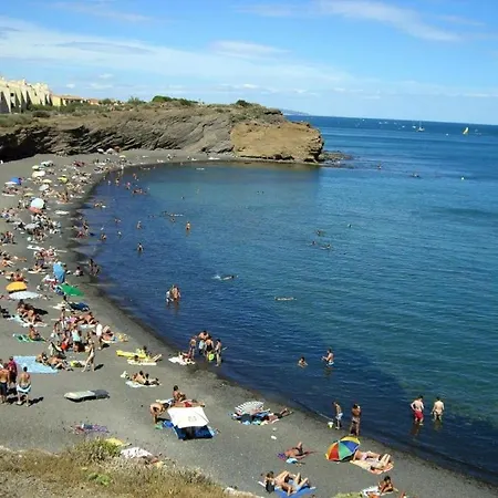 Pillement 3-t2 Avec Garage Privé Optionnel-centre Historique Et Plages à 21km ! Apartamento