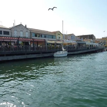 Pillement 3-t2 Avec Garage Privé Optionnel-centre Historique Et Plages à 21km ! Apartamento