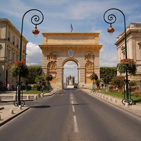 Pillement 3-t2 Avec Garage Privé Optionnel-centre Historique Et Plages à 21km ! Apartamento Pézenas